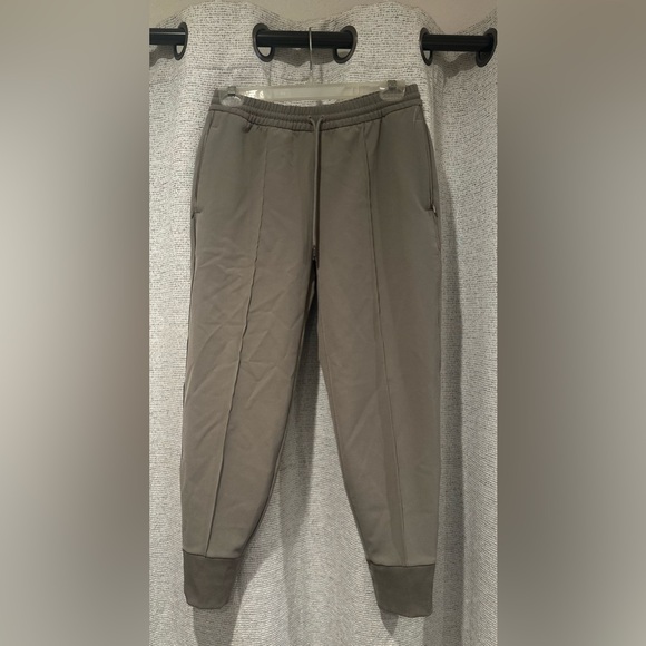 Women’s ATHLETA Endeavor Jogger Pant Buff Gray Performance Wear Size 2 Petite. - Picture 3 of 6